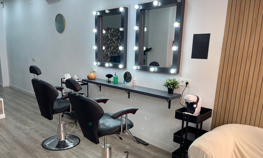 Image 4: 1 o 3 masajes relajantes de 1 h para 1 persona 