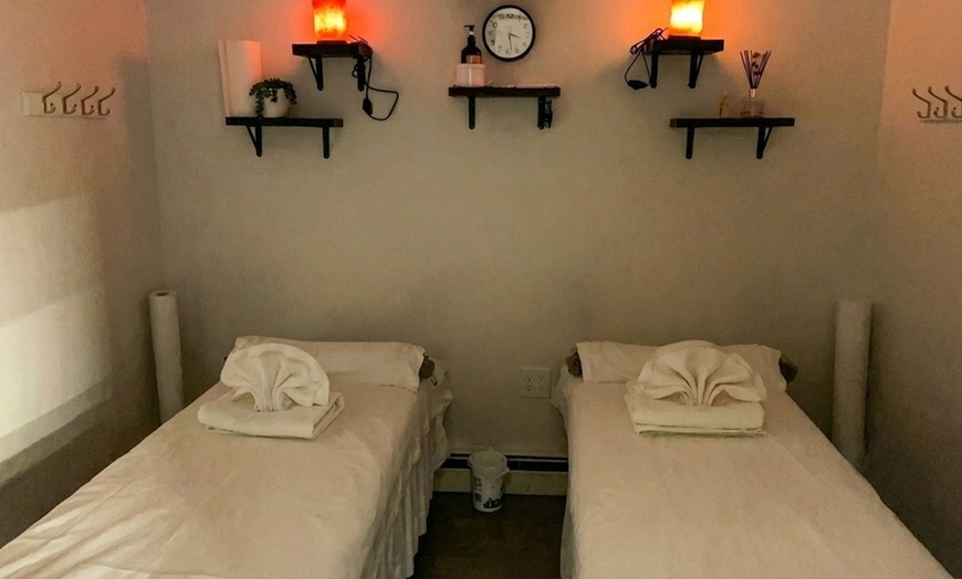Image 2: Single or Couples 60min or 75min Massages