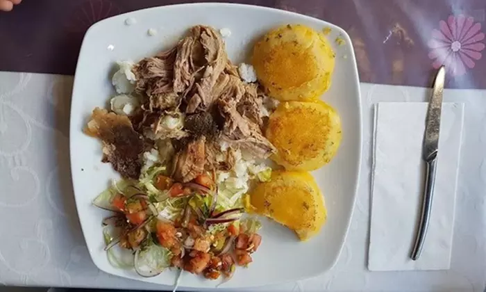 Sabores únicos: menú ecuatoriano para 2 o 4 personas