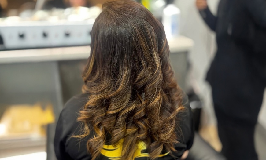Image 4: Up to 63% Off on Styling Highlights at Iconic Hair & Beauty