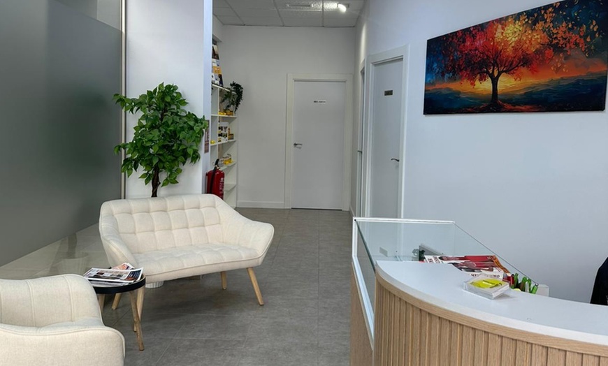 Image 2: Quiropodia completa o estudio de la pisada con plataforma de presiones