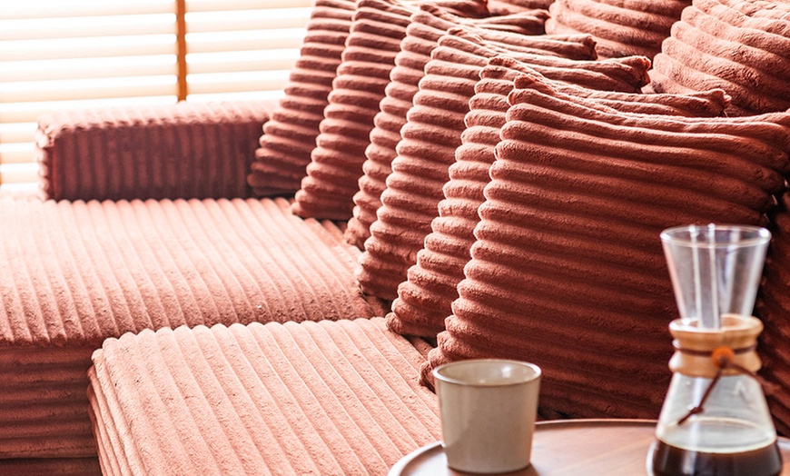 Image 19: Canapé d'angle "Kendari" de Kocoon en velours côtelé