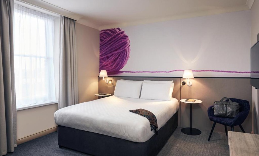 Image 2: Devon: Elegant 4* Stay with Breakfast & Late Check-out