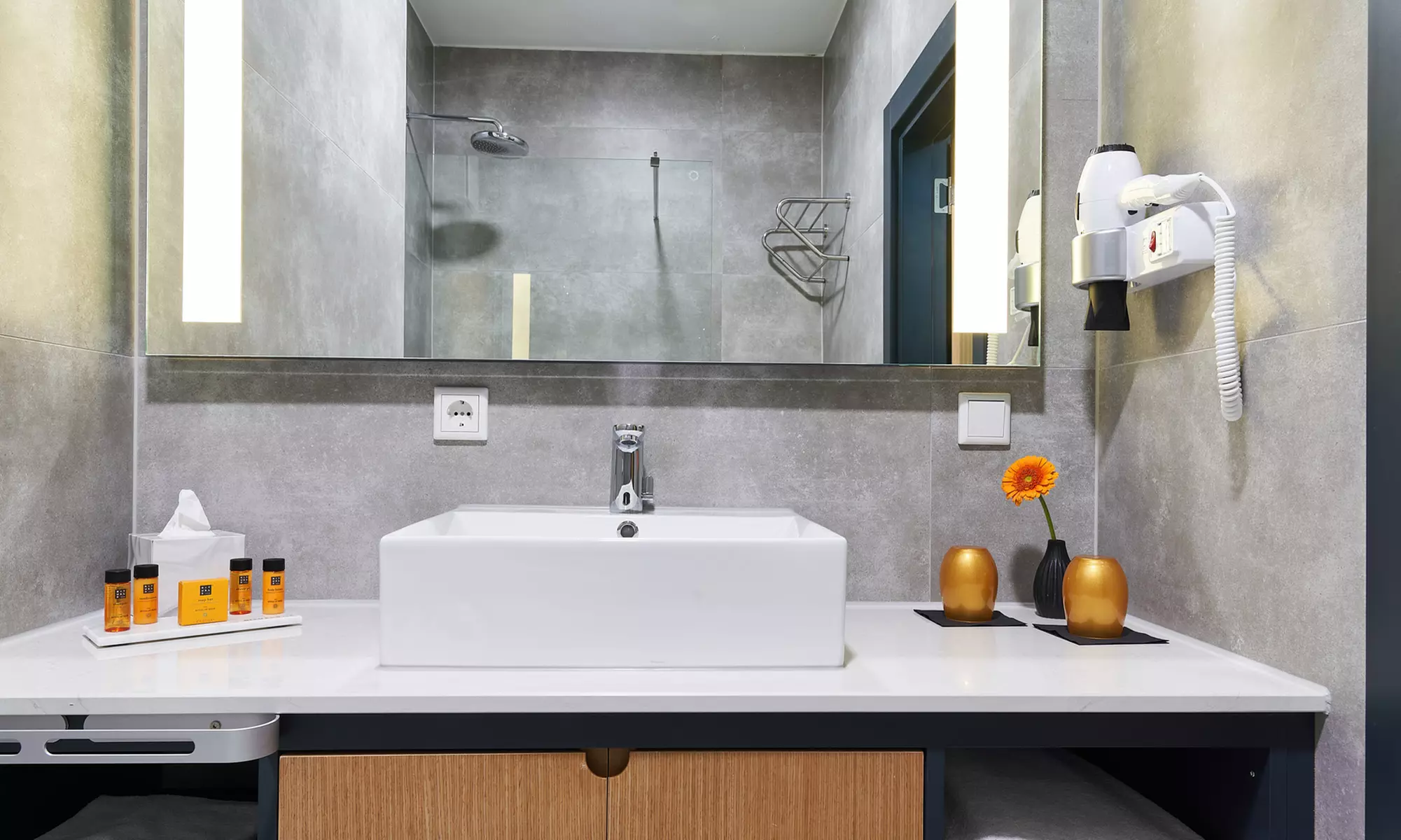 Mainz: 4* WENS Hotel inkl. Tageskarte Bade- & Saunawelt Rheinwelle