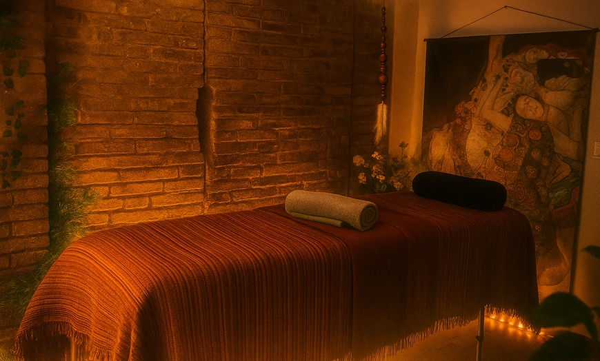 Image 3: Hasta 50% de dto. en Masaje - Aromático en CalmMassageBcn