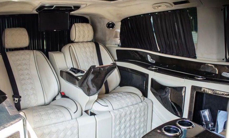 Image 5: Explore the UAE with Luxury Chauffeur Experience in Mercedes-Maybach