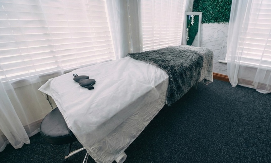 Image 5: Unwind with a 60 or 90 Min Deep Tissue or Swedish Massage+Aromatherapy