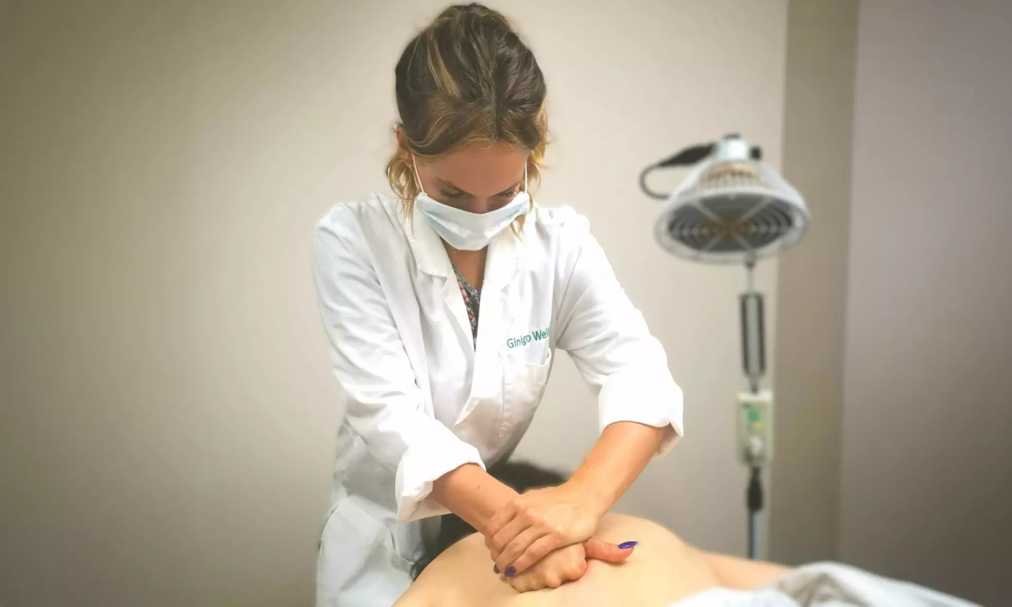 Unwind with One 60 or 90 Minutes Deep Tissue Massage