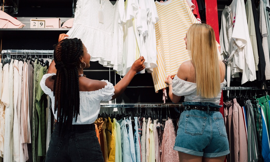 Image 1: Elevate your wardrobe with 1 or 3 luxe 60–90 min closet sessions.