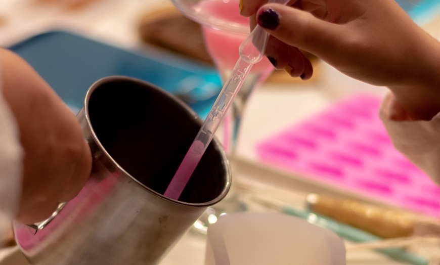 Image 4: Crea tus propias velas - 2 velas durante 3h con bebida 