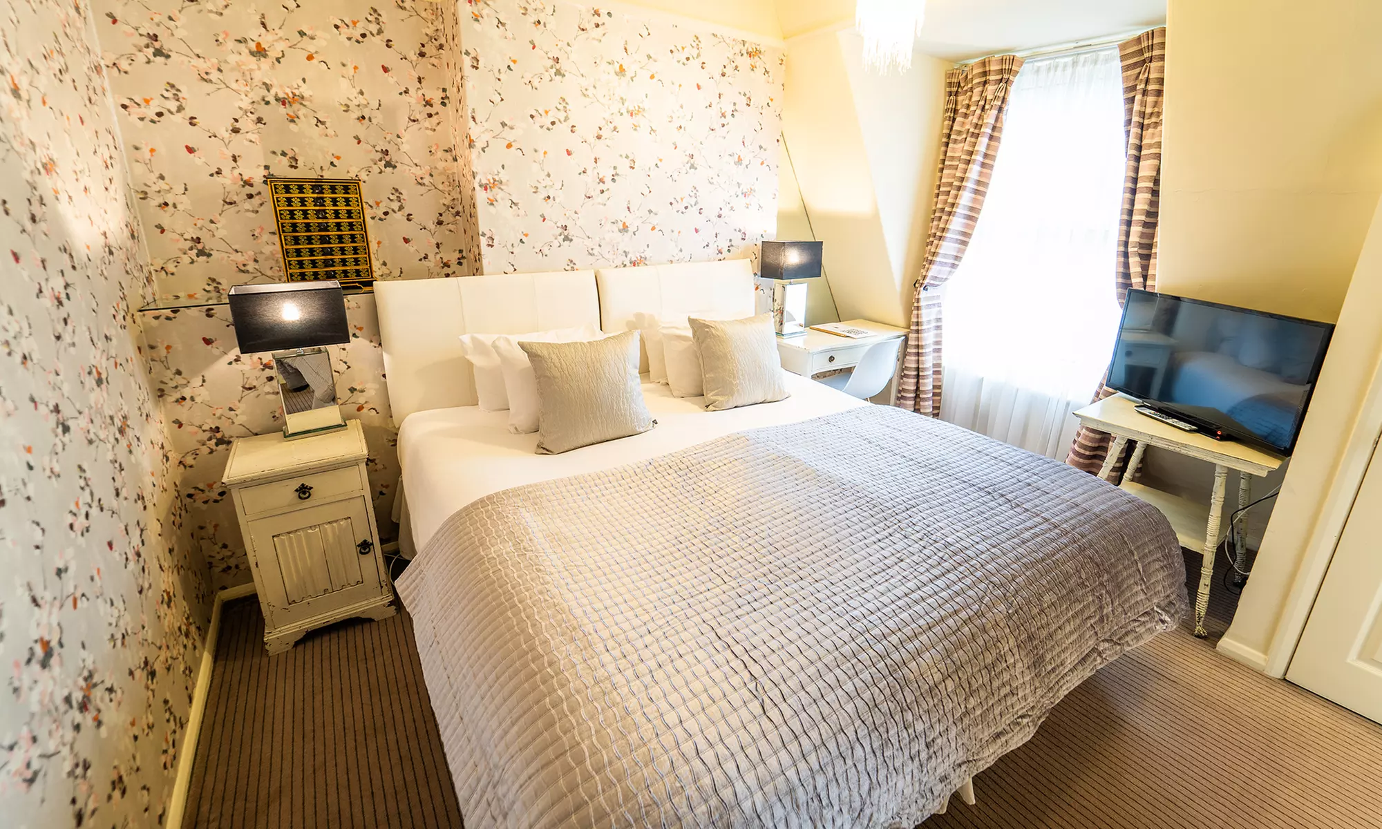 Discover Historic Bath: 1 - 3 Night Stay with Breakfast