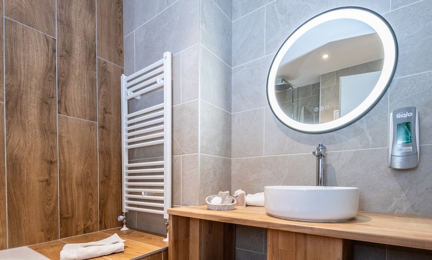 Image 7: Alsace, Eguisheim : chambre double standard avec pdj, crémant et dîner