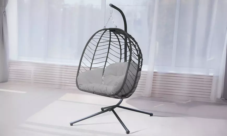 Image 3: Swinging Rattan-Effect Egg Chair