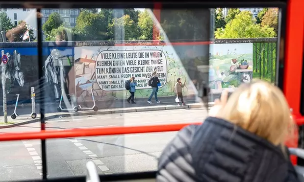 Berlin: Hop-on Hop-off Bustour