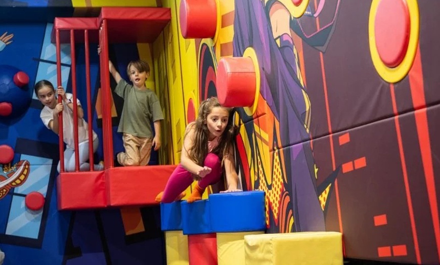 Image 3: Dream Spartan Challenge Pass + Grip Socks