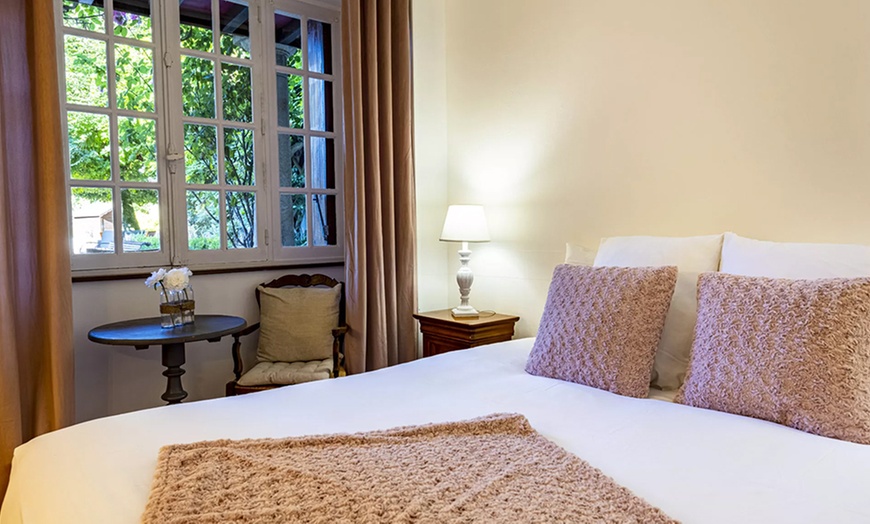 Image 2: PROCHE DIJON | Saint-Seine-l'Abbaye - Logis Relais De La Source 3*