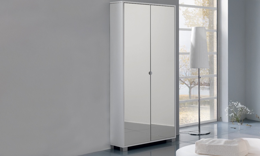 Image 1: Armoire avec 2 portes miroirs de Sarmog
