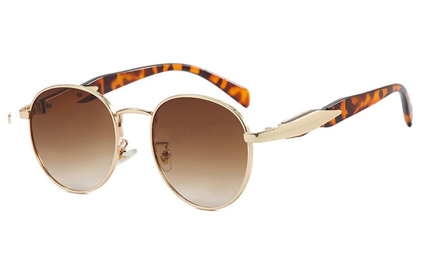 Image 5: Unisex Trendy Sunglasses 