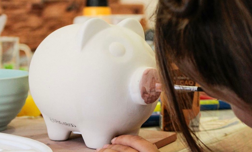 Image 9: Clases y talleres de cerámica con bebida, picoteo, barra libre y torno