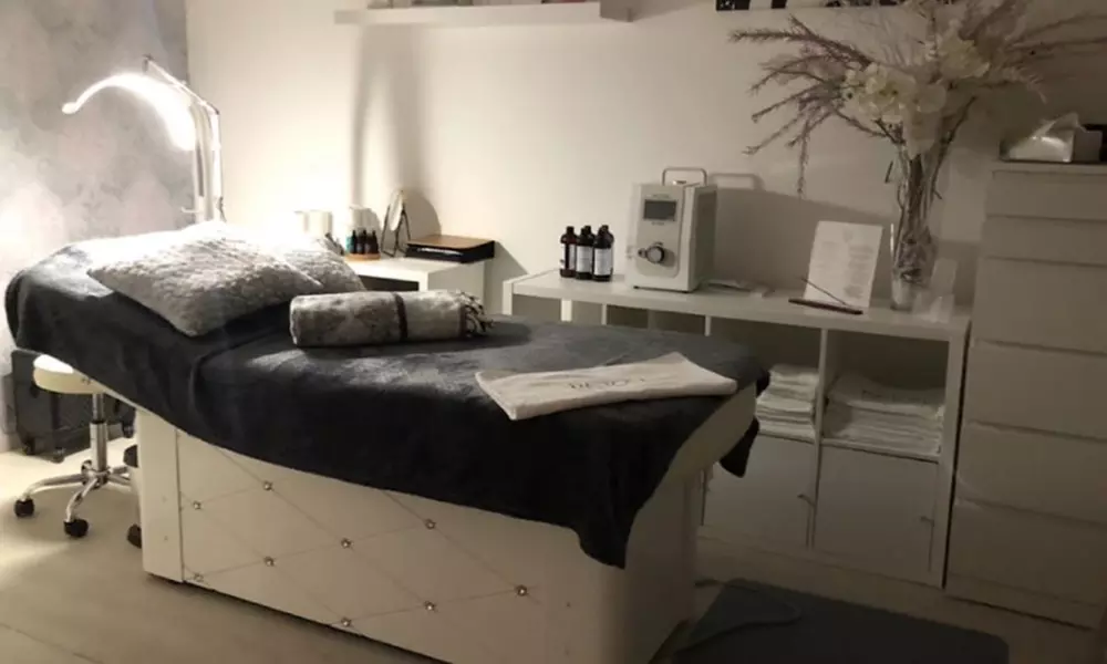 Wimpern- und/oder Augenbrauen-Lifting inkl. Färben für 1 Person