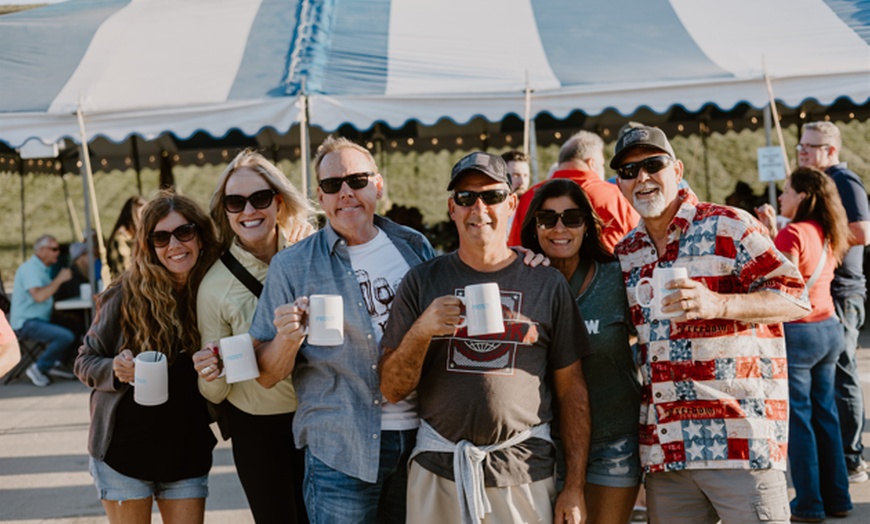 Image 3: Delicious aCocktails or Beers & Vodka to Take Home