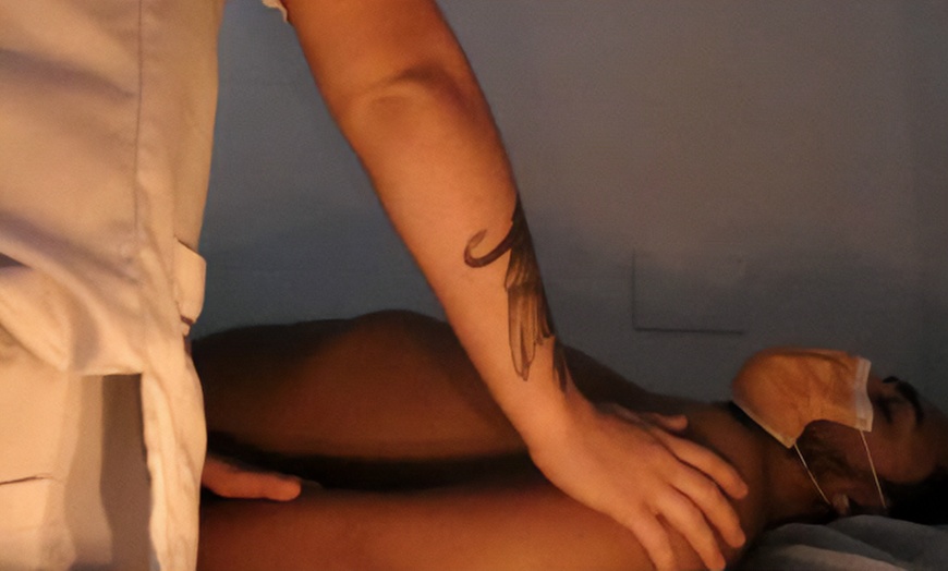 Image 2: Masaje corporal de 30 o 60 minutos a elegir para 1 persona