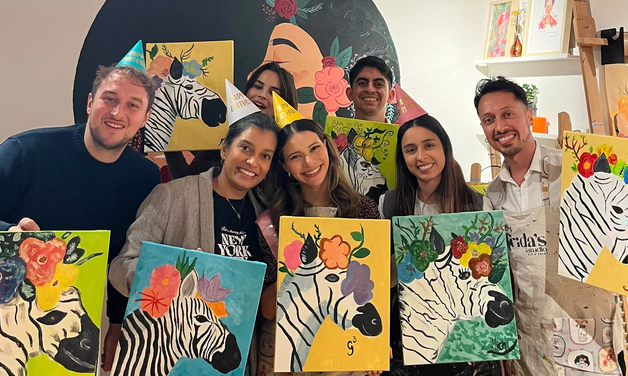 Experiencia creativa o premium “Pinta un cuadro”  con snacks y bebida