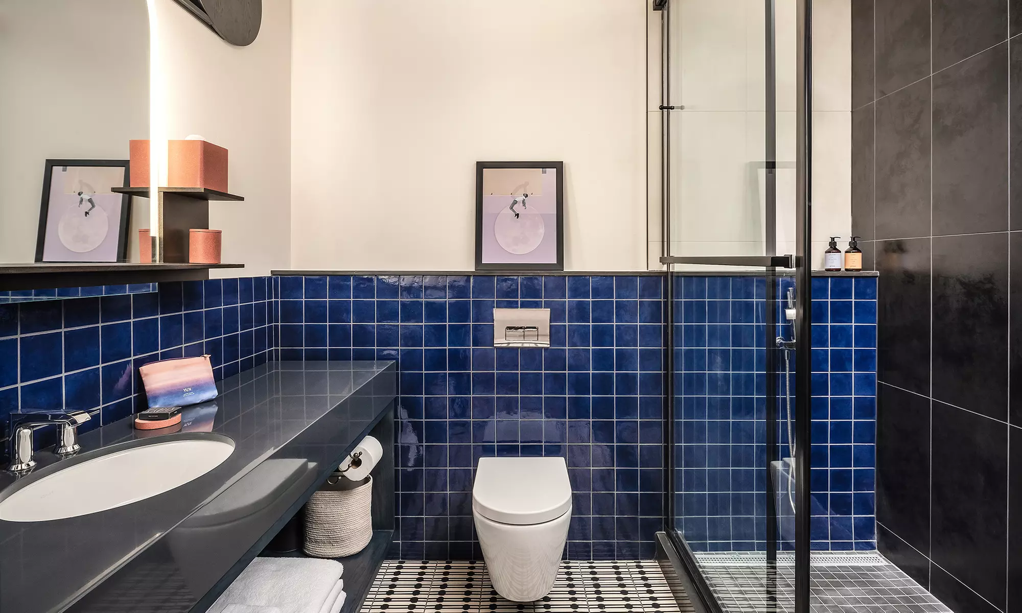 The 4-Star Catbird Hotel: Family-Friendly & Affordable - Book Now!