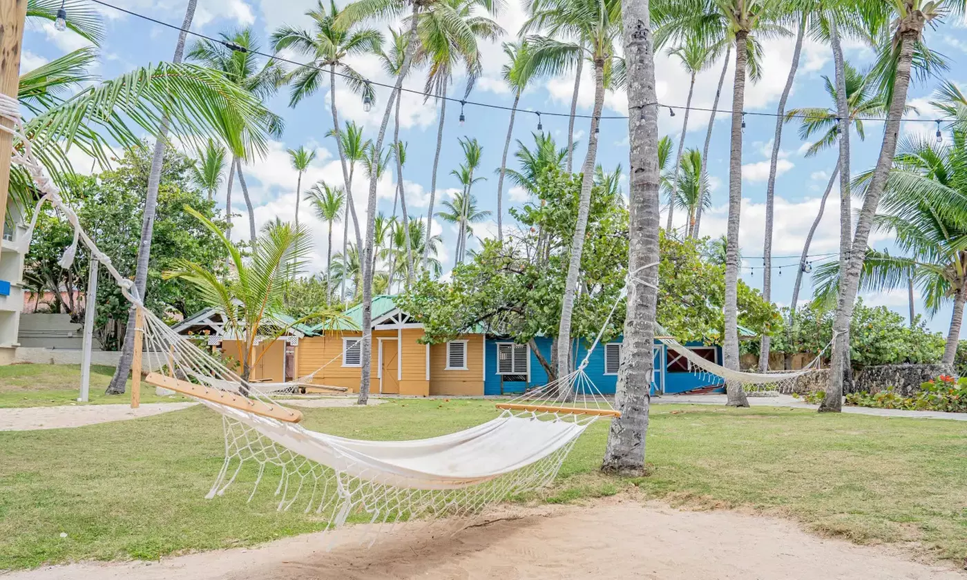 ✈ 4-Day Coral Costa Caribe Trip w/Air&Hotel from Great Value Vacations