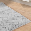 Image 3: Alfombrilla de baño con diseño tipo cruzado en relieve
