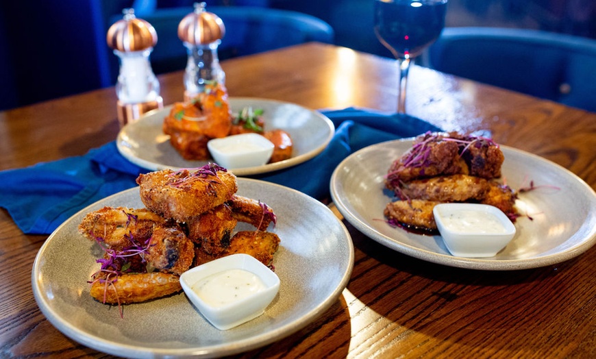 Image 11: Steak Dinner for 2 or 4 w/ Glass or Bottle of Wine in Glasgow