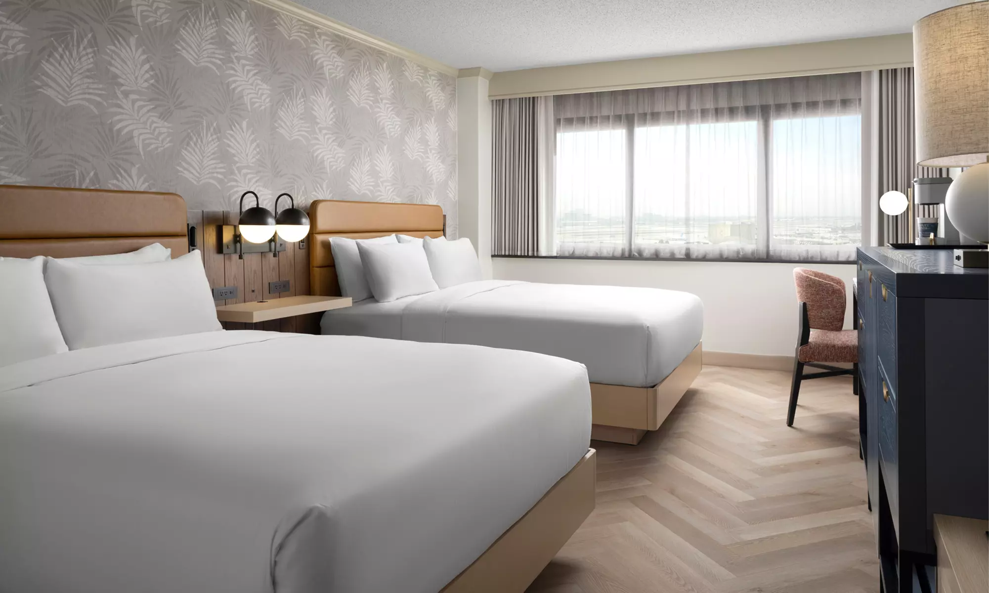 Member Pricing: 4* Hotel Near Venice Beach With Shuttle, Pool 