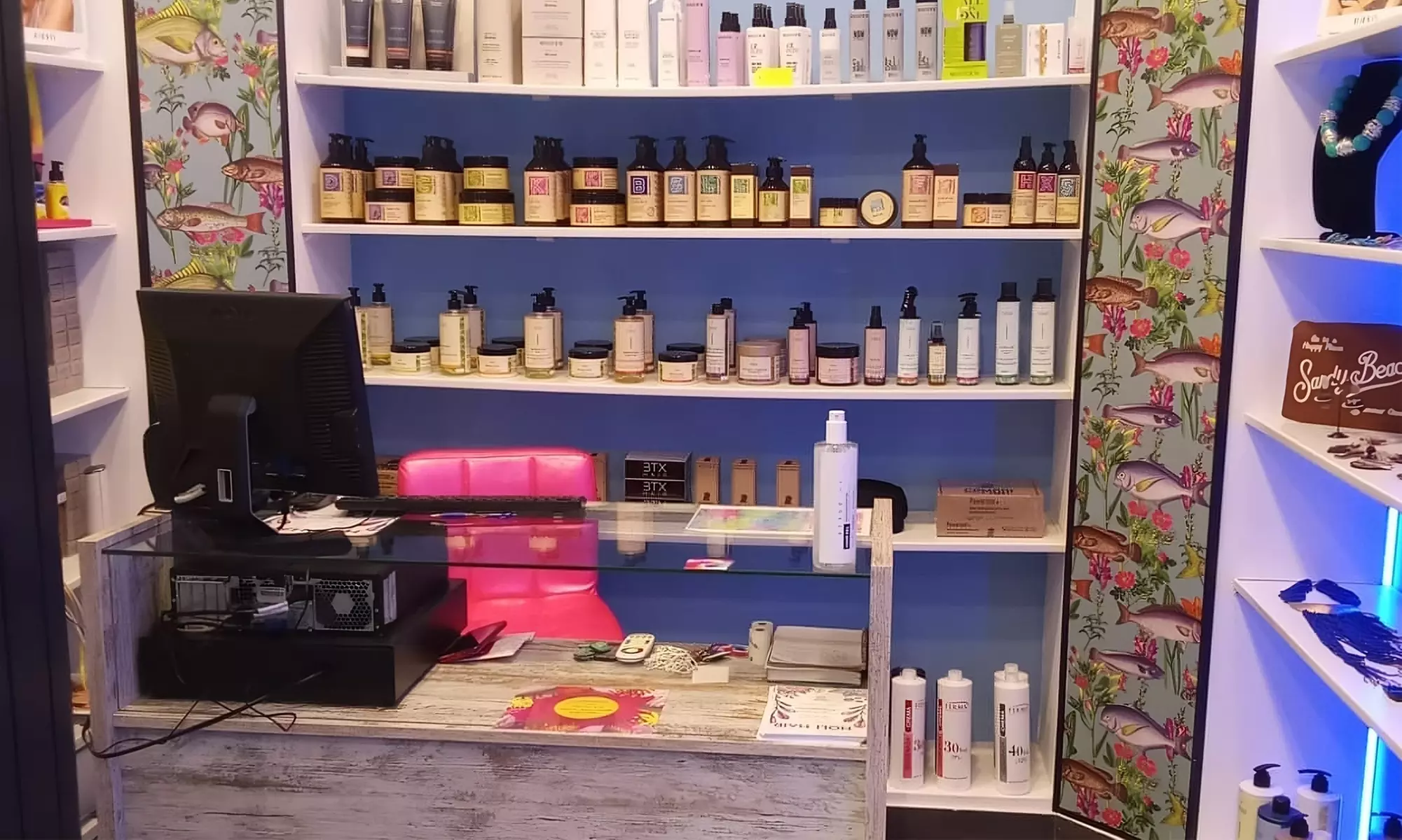 Tratamiento capilar a elegir entre curly, principios activos o reparador y peinado en Holi Hair El Colorista - Second Medium