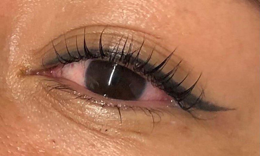 Image 3: Lifting y tinte de pestañas y opción a visagismo y laminado de cejas  