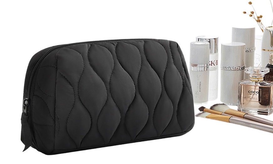 Image 7: Puffy Travel Cosmetic Bag