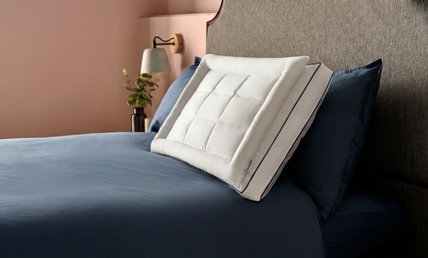 Image 2: Silentnight Luxury Hotel Collection Endless Comfort Pillow