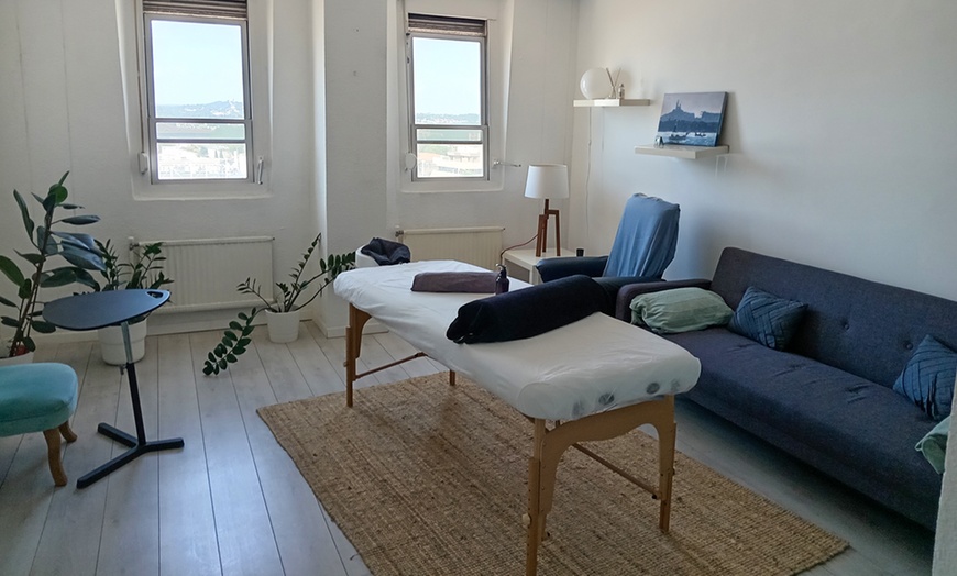 Image 2: Massage sur mesure de 60 ou 90 minutes
