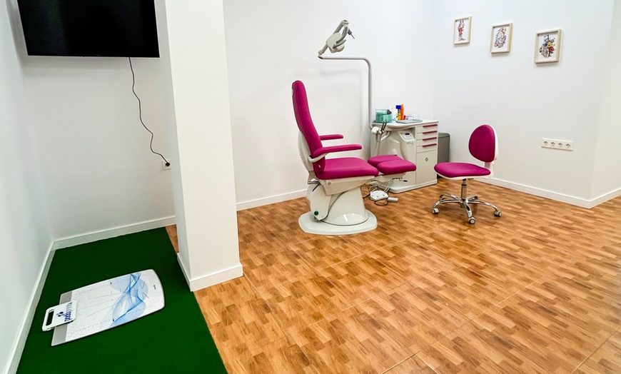 Image 3: Pies Felices con quiropodia con hidratación