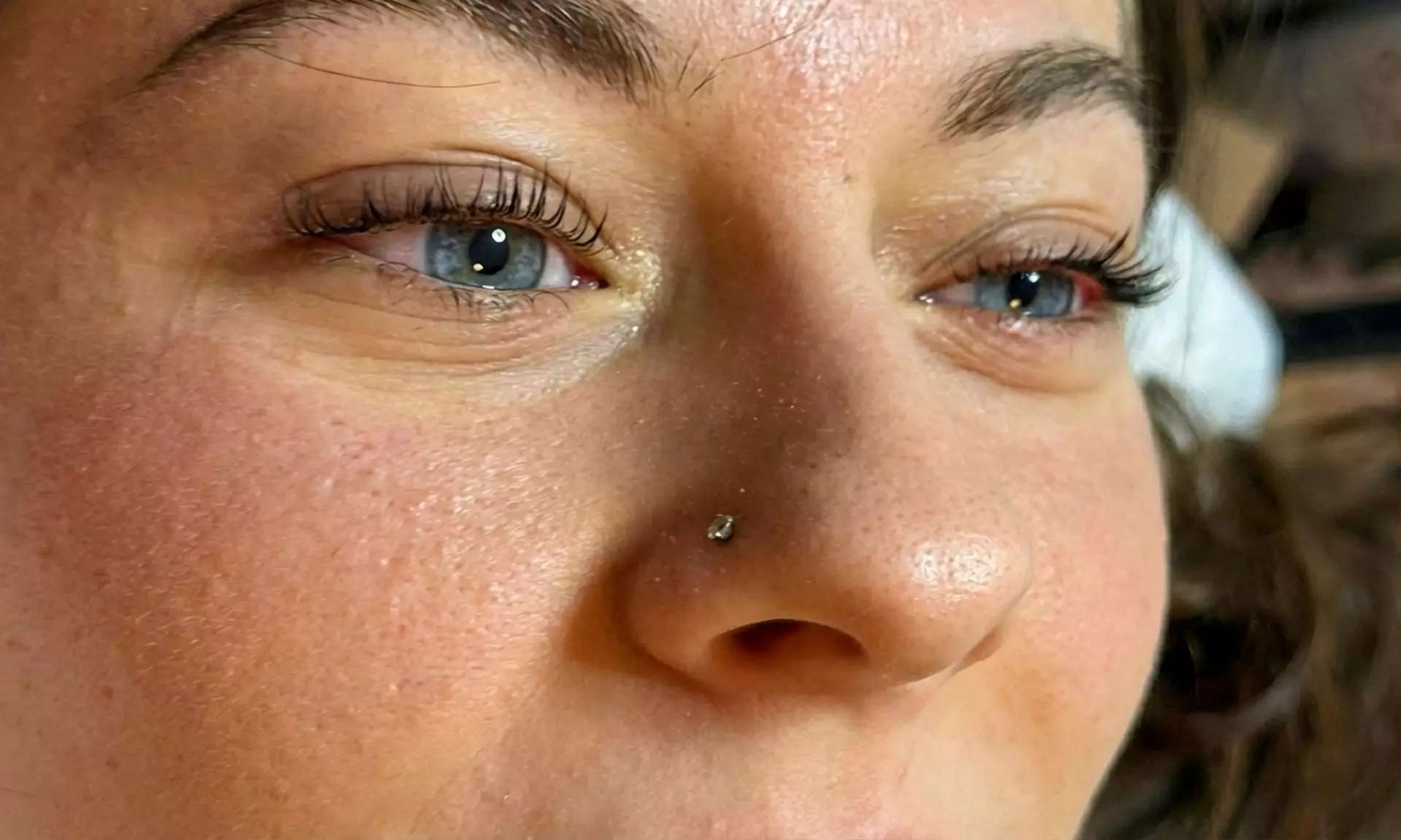 Wimpern- und/oder Augenbrauen-Lifting inkl. Färben für 1 Person