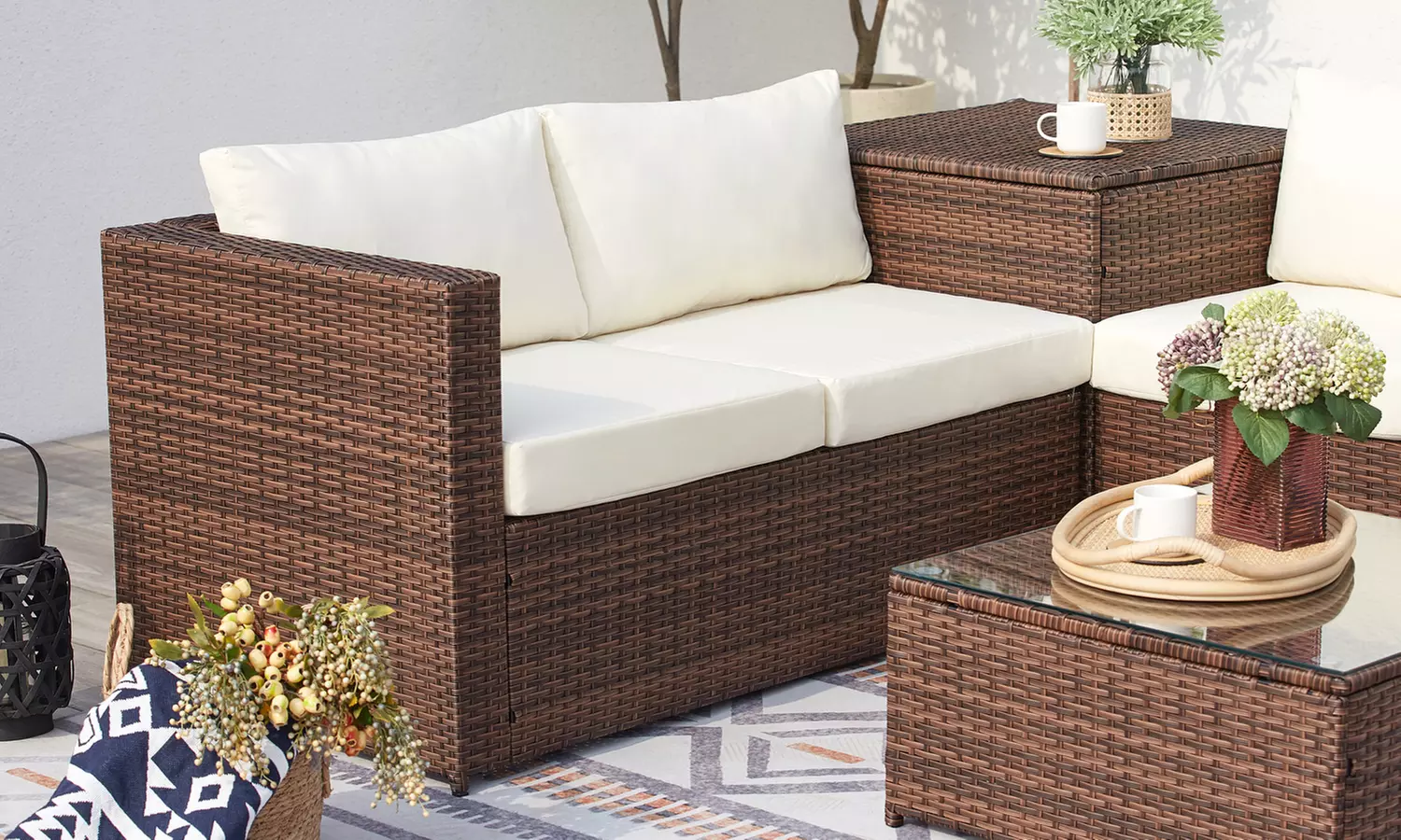 Salon de jardin 4 places Kocoon en résine tressée, modèle "Oacari"