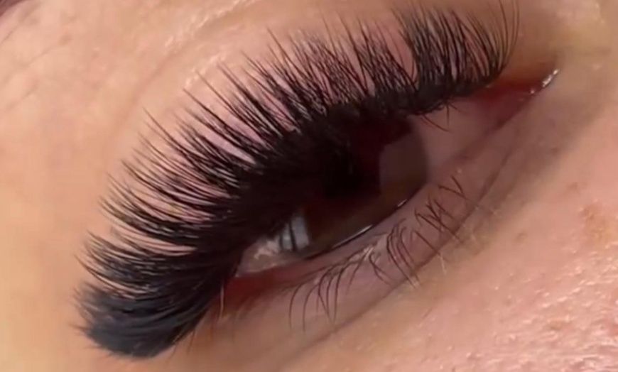 Image 5: Up to 64% Off on Eyelash Extensions at Le Royal Beauty & SPA Centre