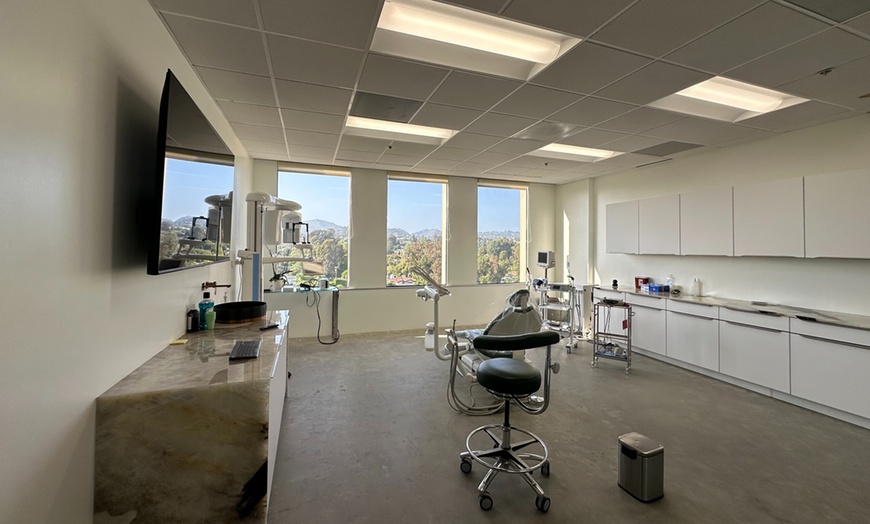 Image 4: One Zoom Teeth Whitening + Optional Custom Trays & Take-Home Kit 
