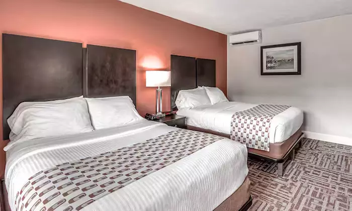 Member Pricing: Inn of Naples, Tapestry Collection by Hilton