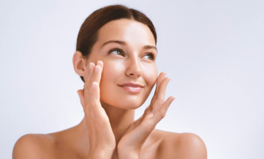 Image 4: 1, 2 o 3 sesiones de microlifting facial de vitaminas con Dermapen