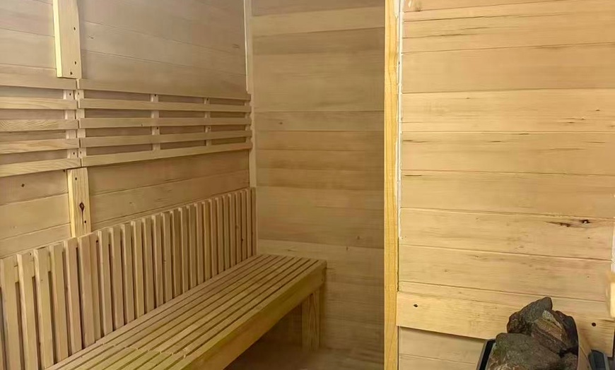 Image 8: Relax with a 75 Minutes Hot Stone Massage