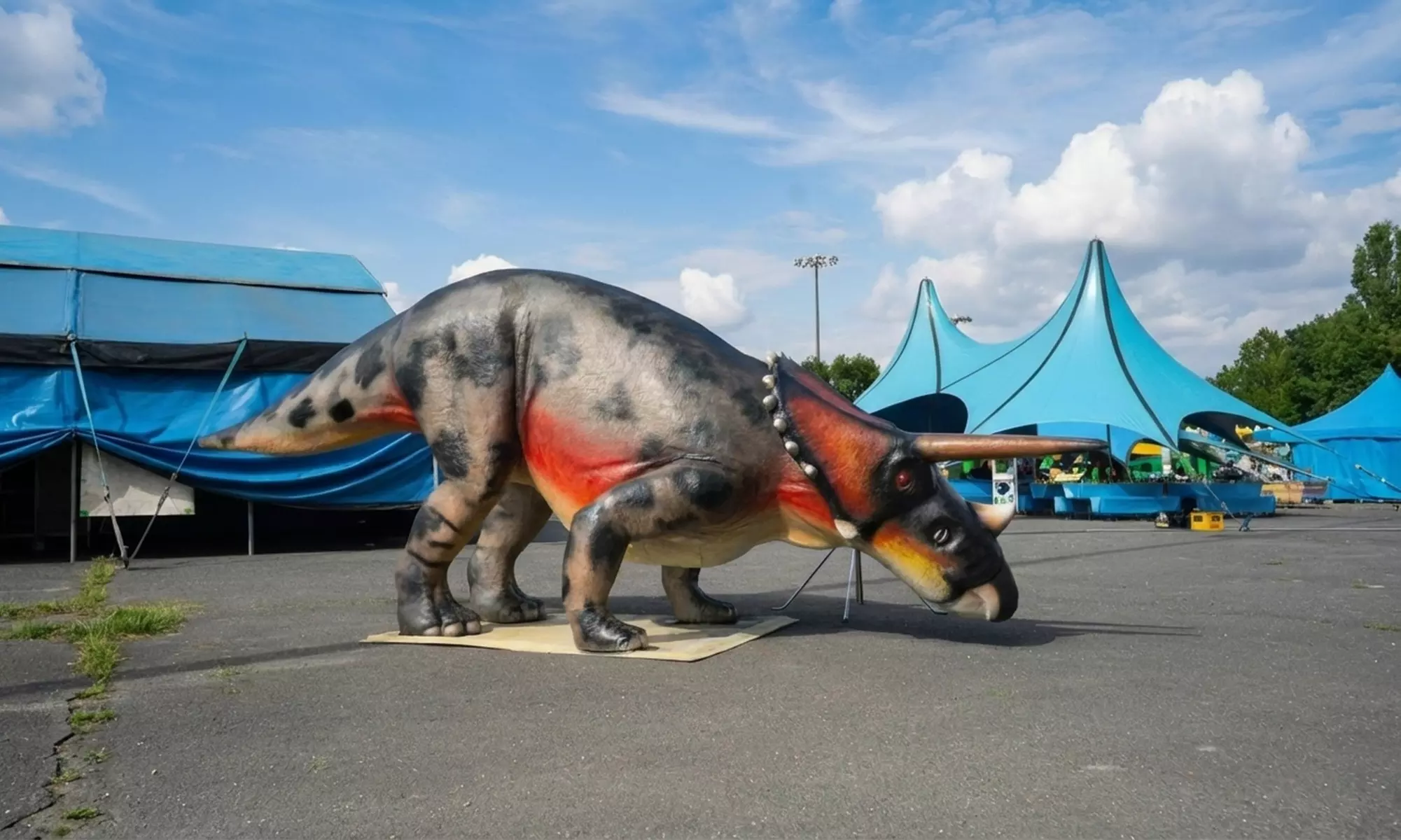 Ticket für 1 Erwachsenen oder 1 Kind für die Ausstellung „Dinopark“