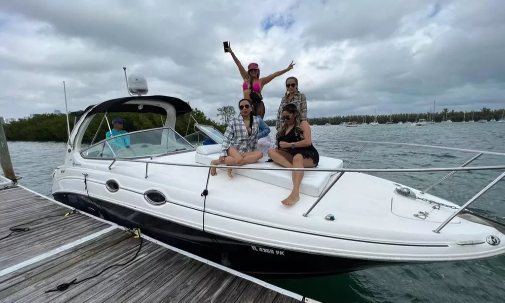 Enjoy a 2, 3 or 4 Hour Sea Ray Sundancer Boat Rental BYOB -10 People