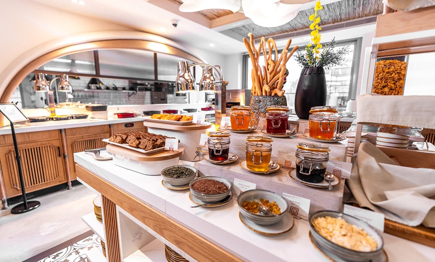 Image 1: Breakfast Buffet with Drinks with or without Pool Access 