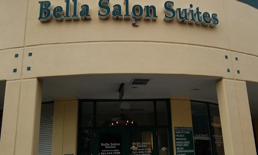 Image 2: Up to 45% Off on Eyelash Extensions at Leticia Dias Beauty Studio
