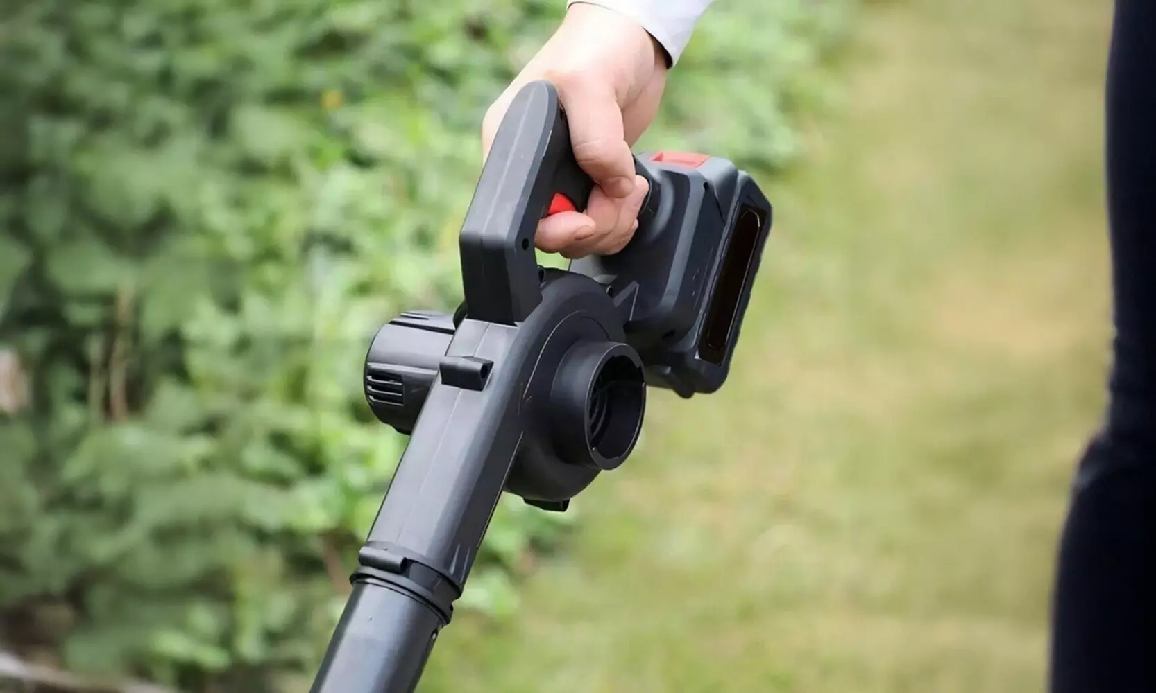 Akku-Laubbläser GFJ-21A 42 V mit 2 Akkus